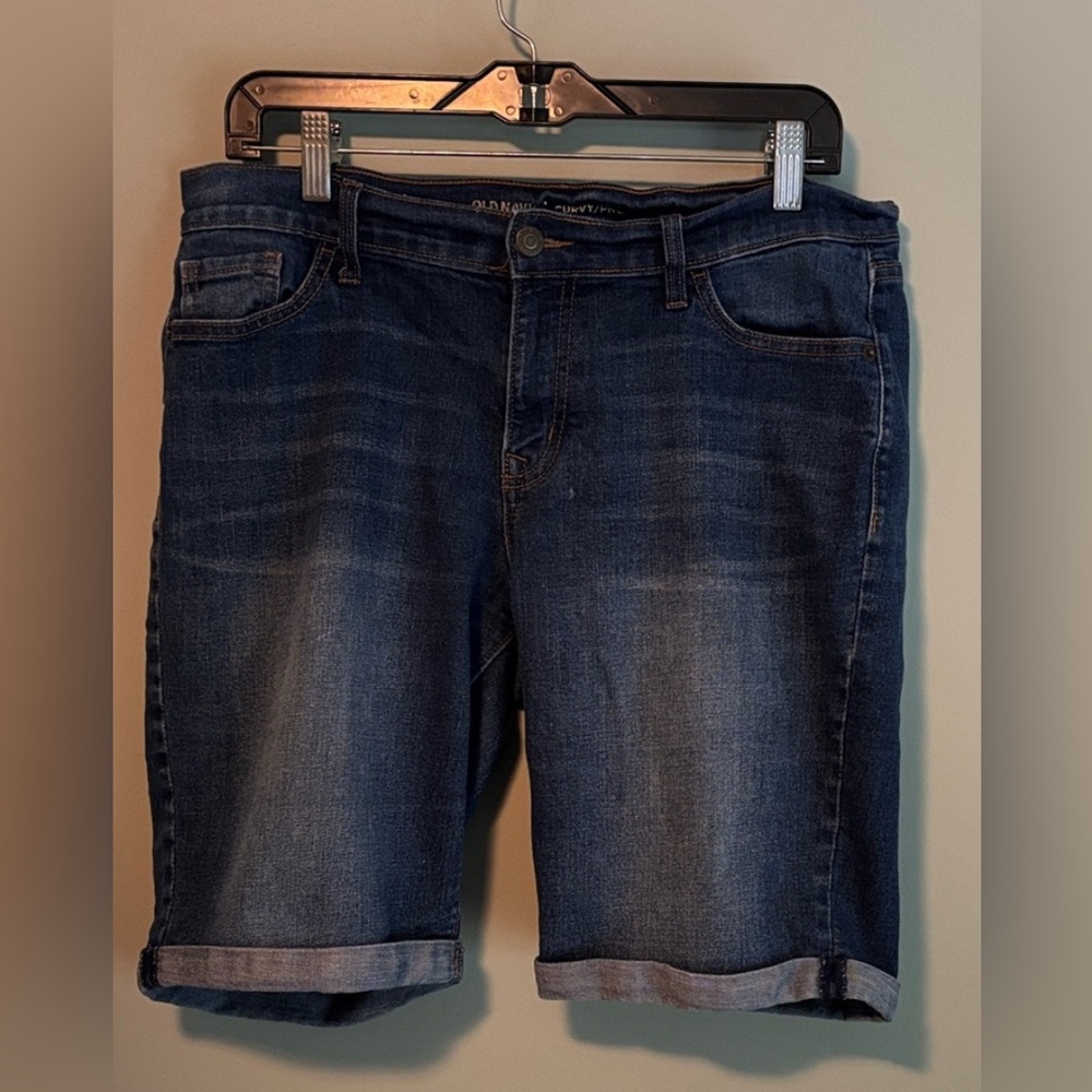 Old Navy Dark Wash Denim Blue Cuffed Jean Shorts Women’s Curvy Size 10 Medium M